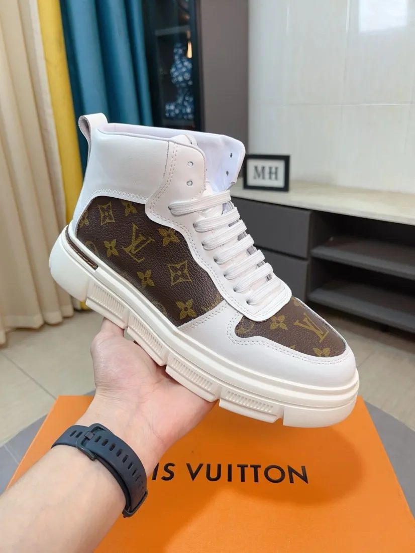Men's shoes 💰440🌹🌹GUCCI [Gucci] New high-top men's shoes, a high-end brand, the latest fashionable casual men's shoes, trendy and versatile, relaxed and sporty style, uppers imported from Italy, first-layer cowhide, genuine leather lining, and ultra-fine workmanship. Original personalized fashionable rubber wear-resistant outsole, light and comfortable on the foot, size 38-44